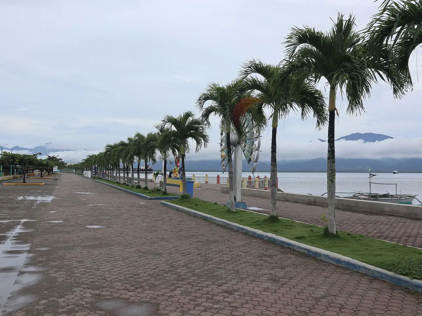 Waterfront promenade at Puerto Princesa City Baywalk in Palawan